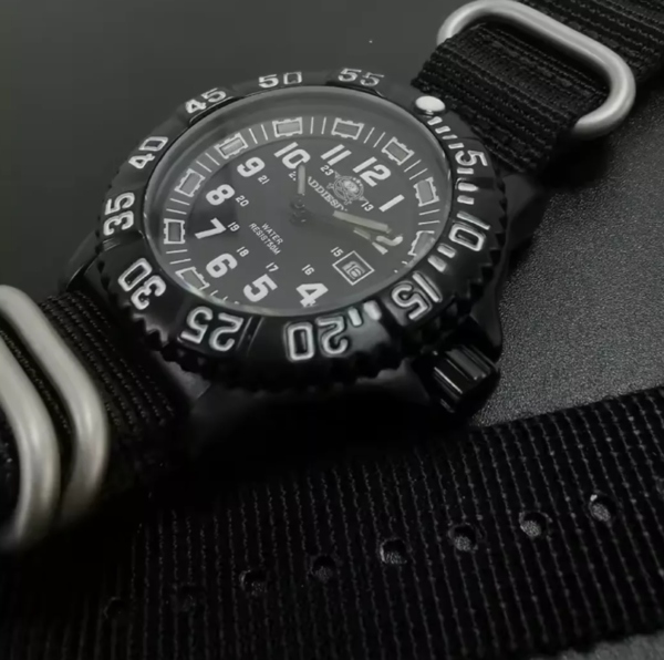 Reloj ADDIESDIVE Estilo Militar 50M - Imagen 3